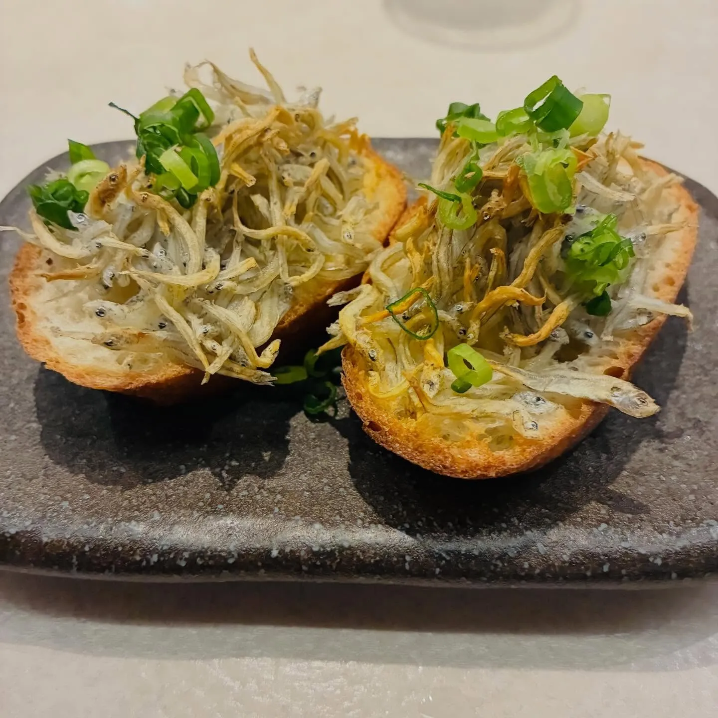 【燻製バターとしらすのトースト】もも吉/吉祥寺/日本酒/もも...