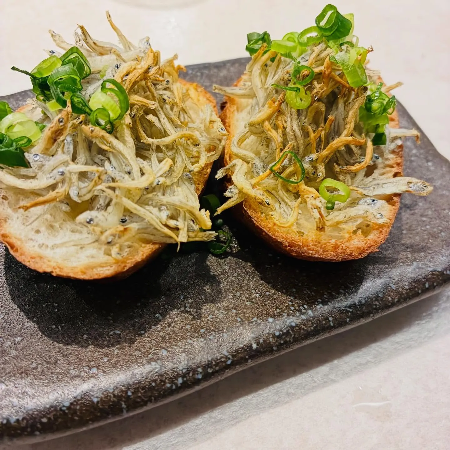 【燻製バターとしらすのトースト】もも吉/吉祥寺/日本酒/もも...