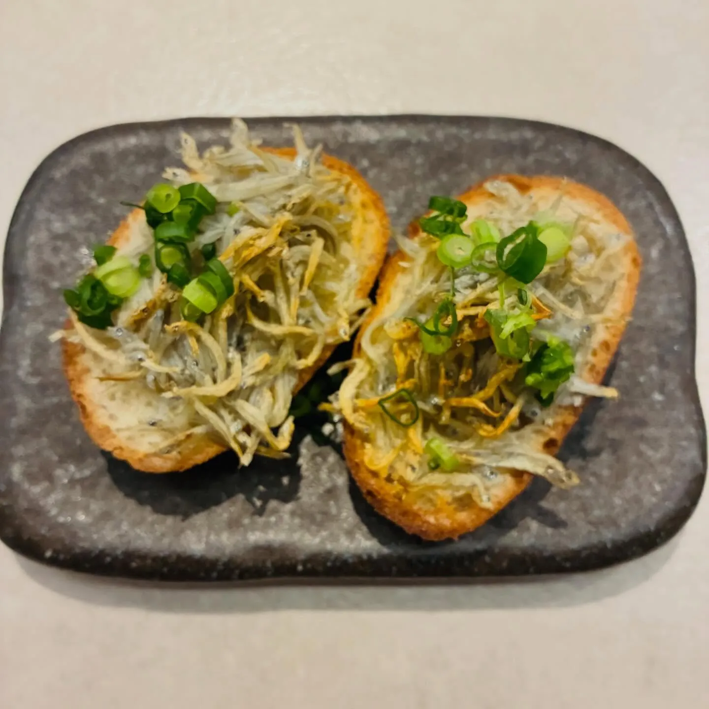 【燻製バターとしらすのトースト】もも吉/吉祥寺/日本酒/もも...